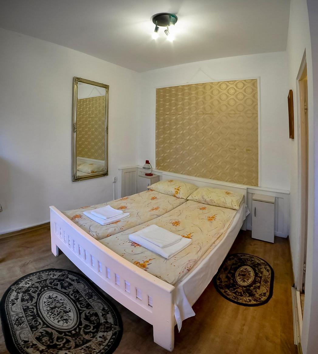Pensiunea Sub Cetate Deva Exterior foto